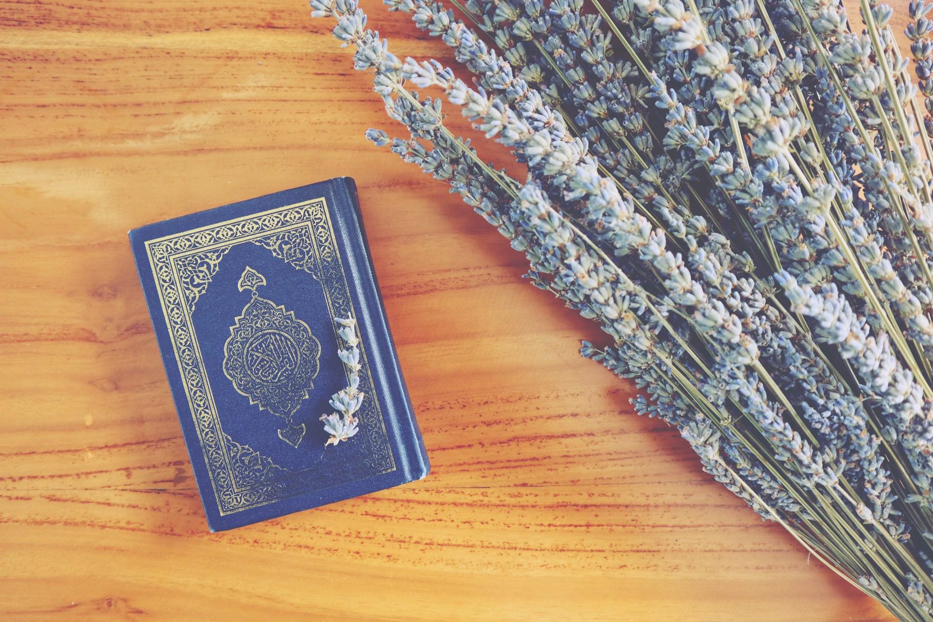 7 Ayat Al-Qur'an Tentang Kejujuran yang Menjadi Pedoman Hidup Muslim