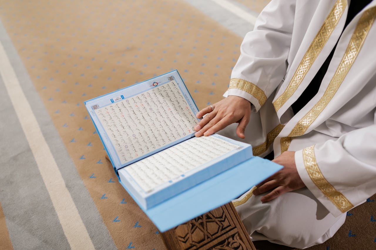 3 Pesan Utama Al-Qur'an untuk Manusia Modern yang Selalu Sibuk, Temukan Ketenangan Sejati