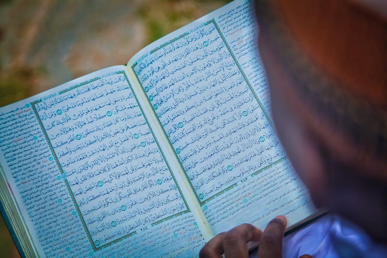 Adab dan Akhlak yang Dimiliki oleh Setiap Penghafal Al-Qur'an