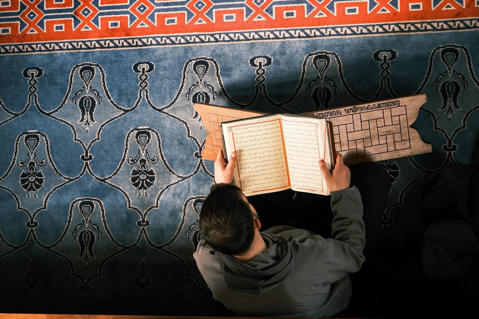 Mengapa Lebih Mudah Menghafal Al-Qur'an Saat Subuh Ini 5 Penjelasan Ilmiahnya