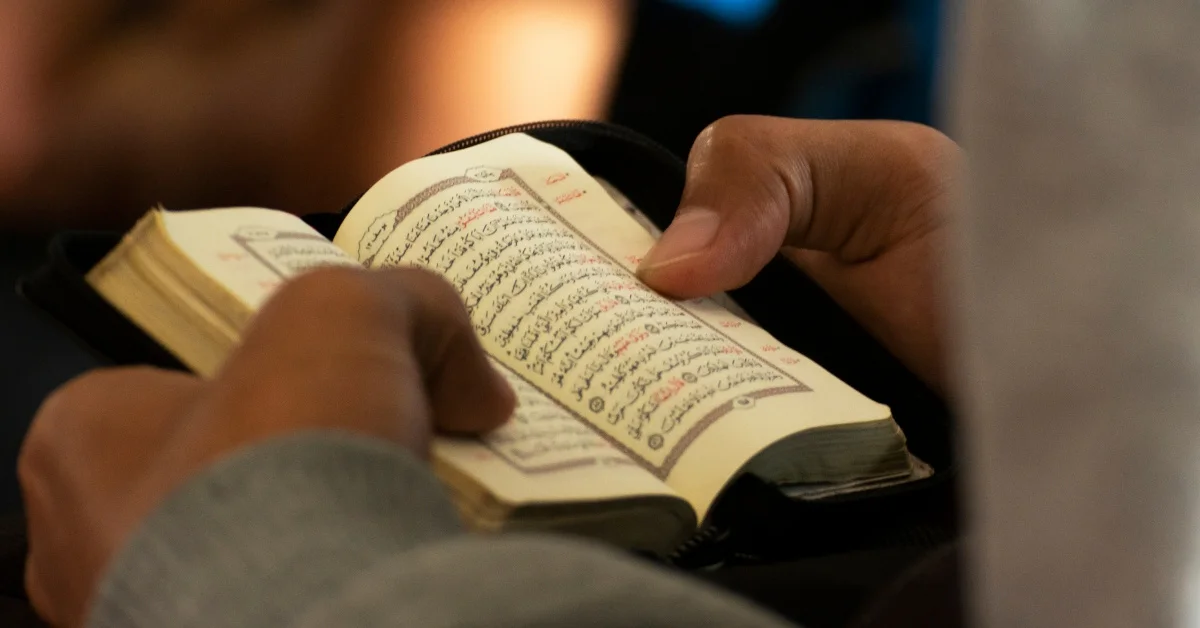 Keutamaan Belajar Al-Qur'an Jalan Menuju Kemuliaan Hidup dan Syafaat Akhirat