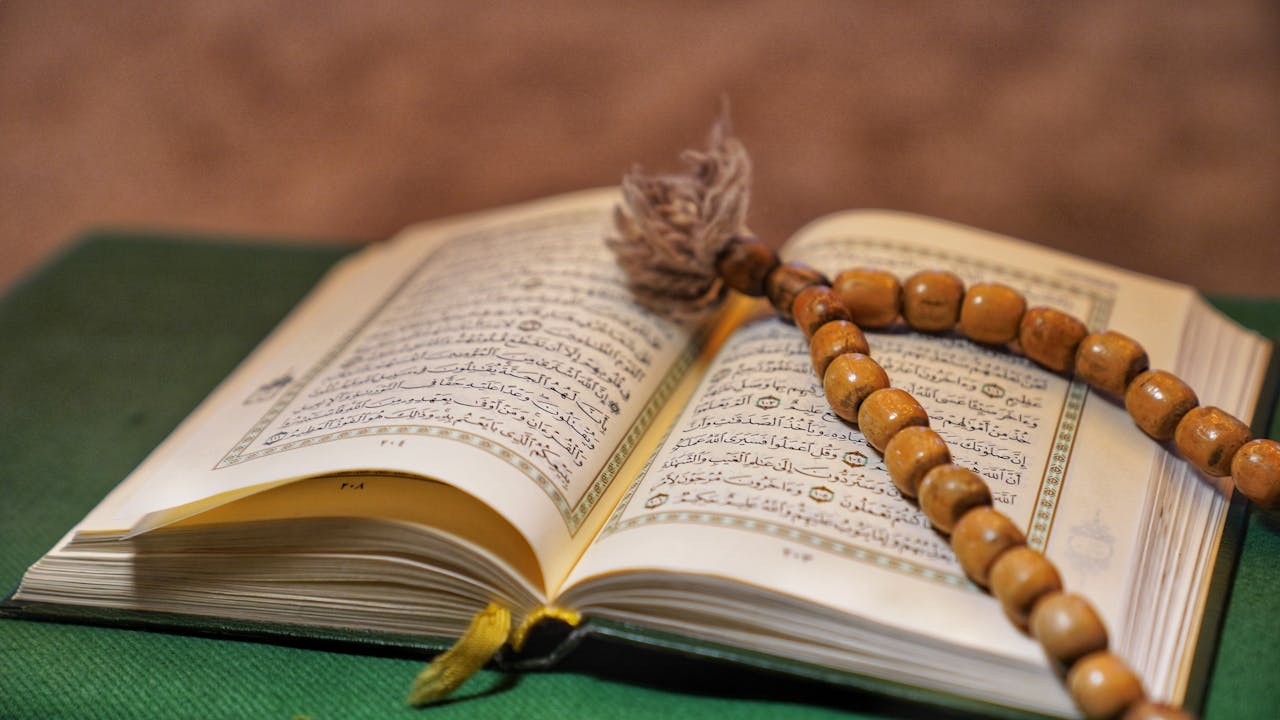 Tanggung Jawab Pemegang Sanad Al-Qur'an, Bukan Sekadar Koleksi Ijazah