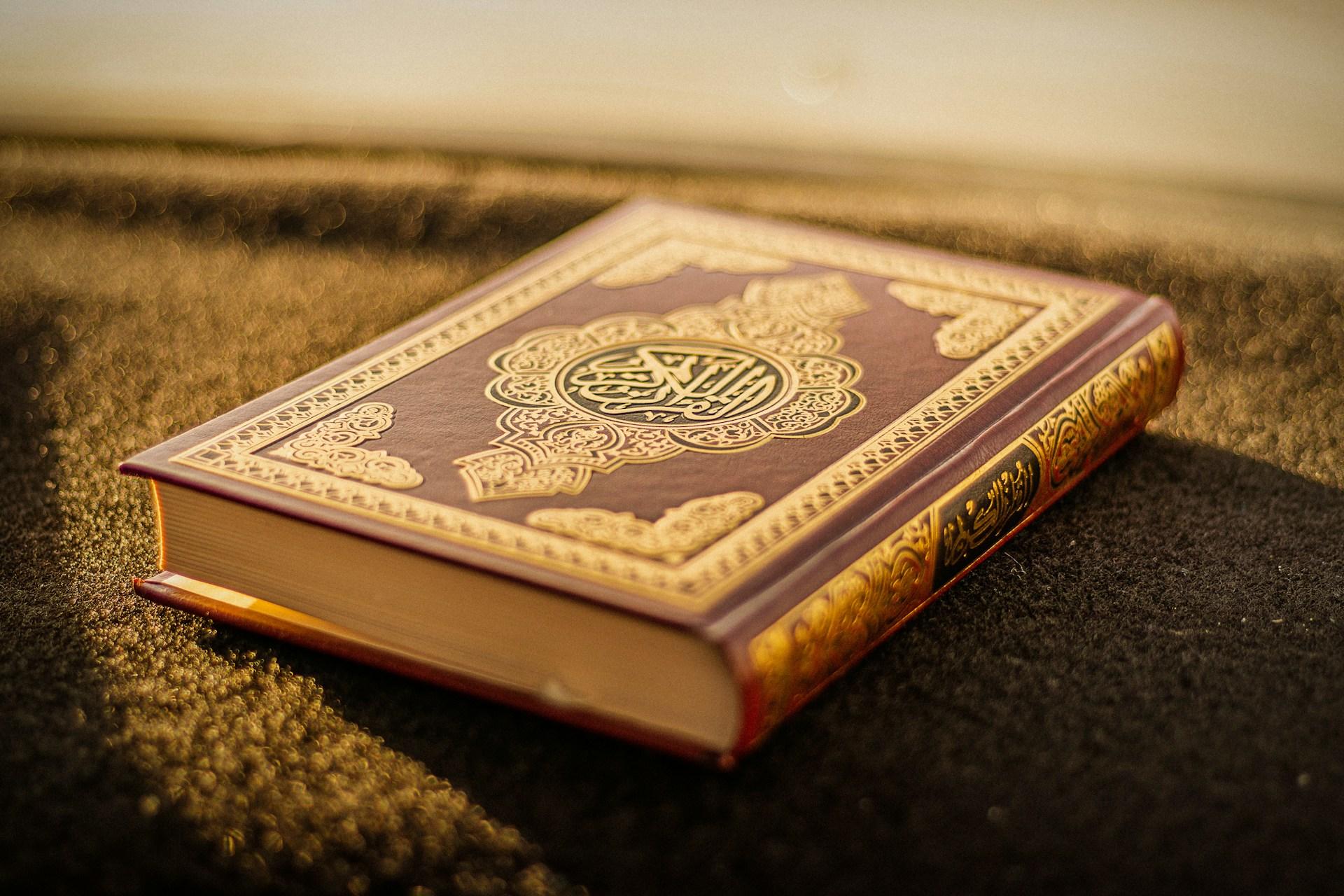 Pentingnya Memahami Perbedaan Sanad dan Tafsir Al-Qur'an dalam Menjaga Kemurnian Wahyu