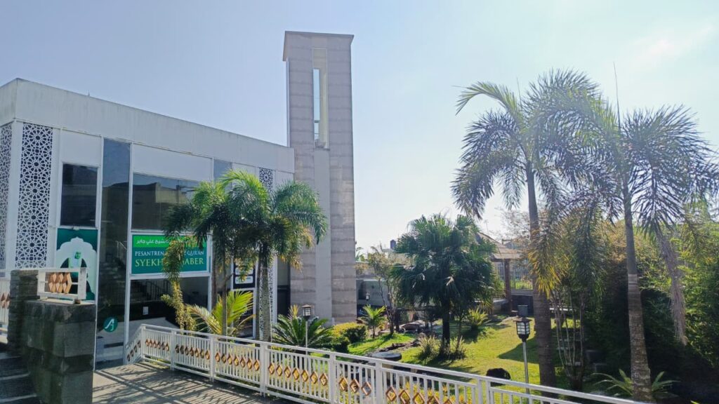 5 Manfaat Pesantren Tahfidz Qur'an untuk Masa Depan Anak