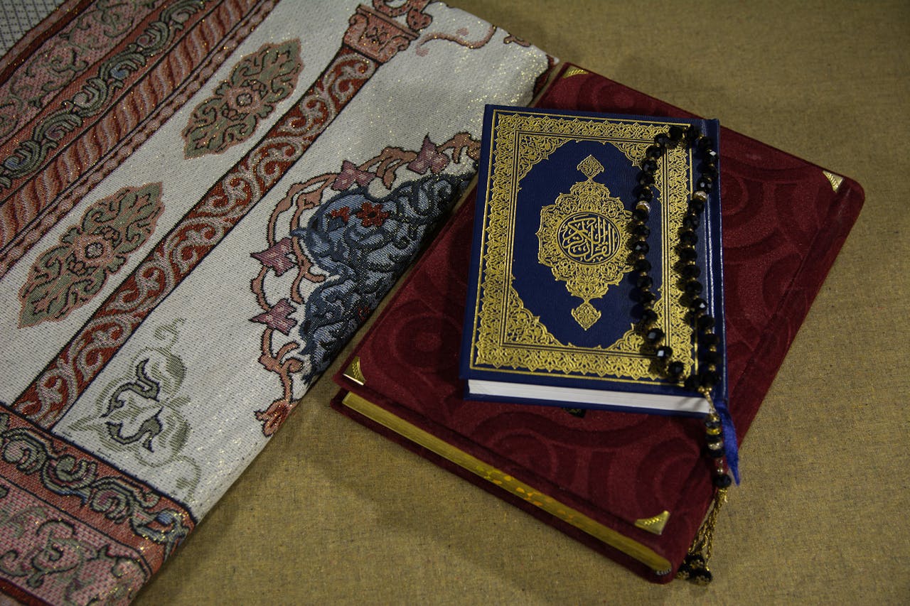 Cara Menjaga Hafalan Al-Qur'an Saat Kerja & Kuliah