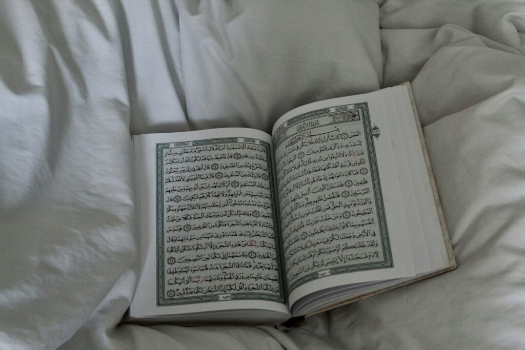 5 Amalan Nuzulul Quran Terbaik untuk Raih Berkah