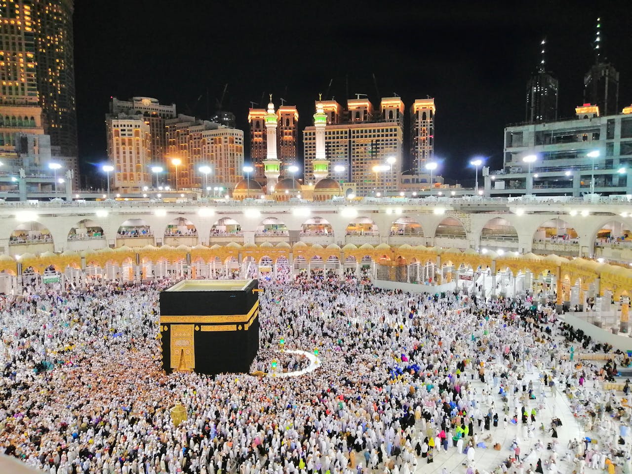 Mengetahui Dalil Tentang Haji, Fondasi Iman & Jejak Para Penghafal Qur'an