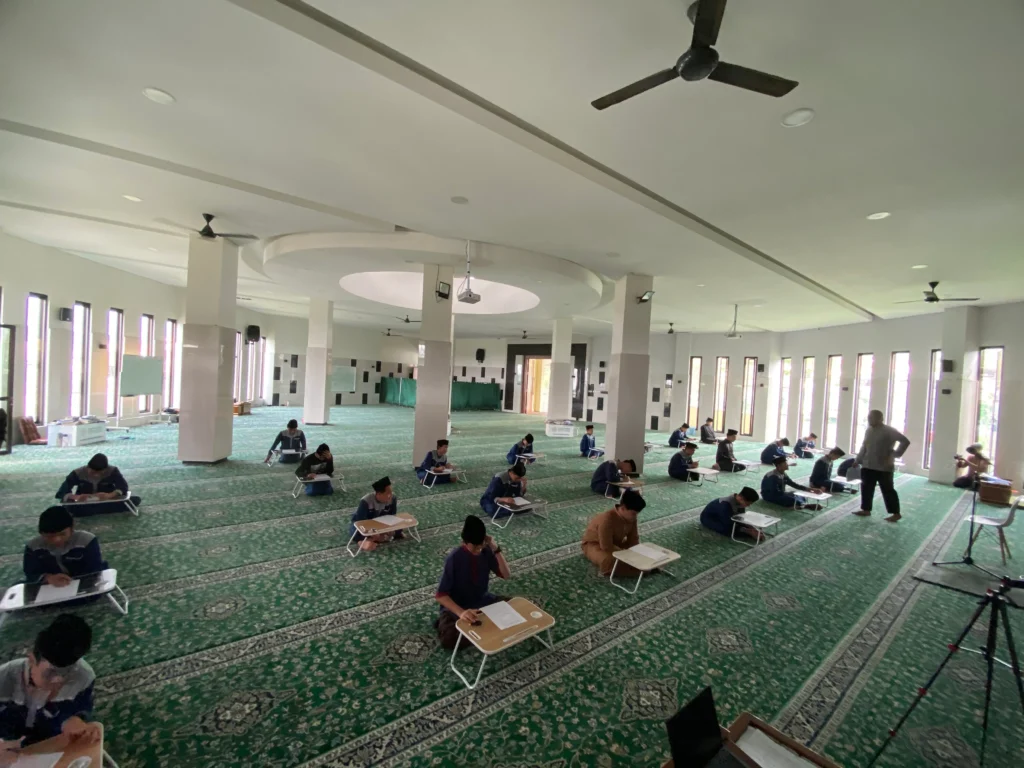 PTQ Syekh Ali Jaber Gelar Ujian Semester 2, Evaluasi Hafalan dan Pengetahuan Para Santri