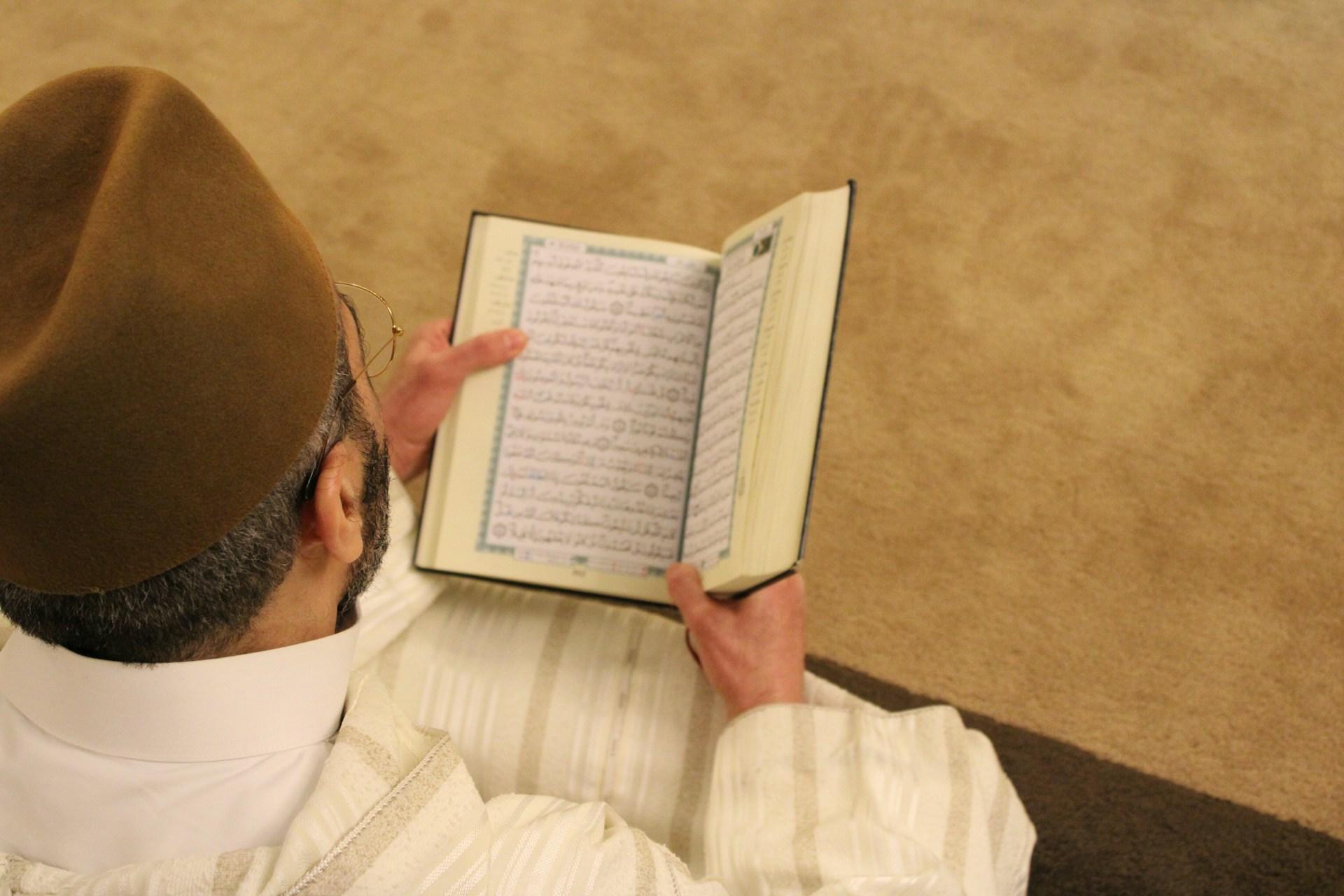 Ayat Al-Qur'an tentang Silaturahmi dan Maknanya bagi Keluarga Muslim