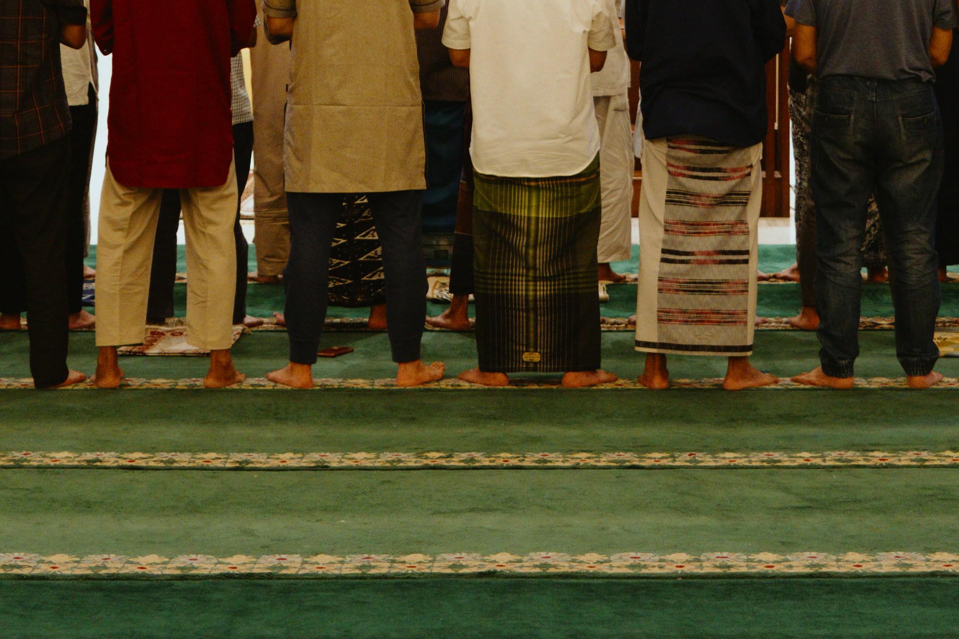 Dalil tentang Tawadhu, Akhlak Mulia yang Meninggikan Derajat di Sisi Allah