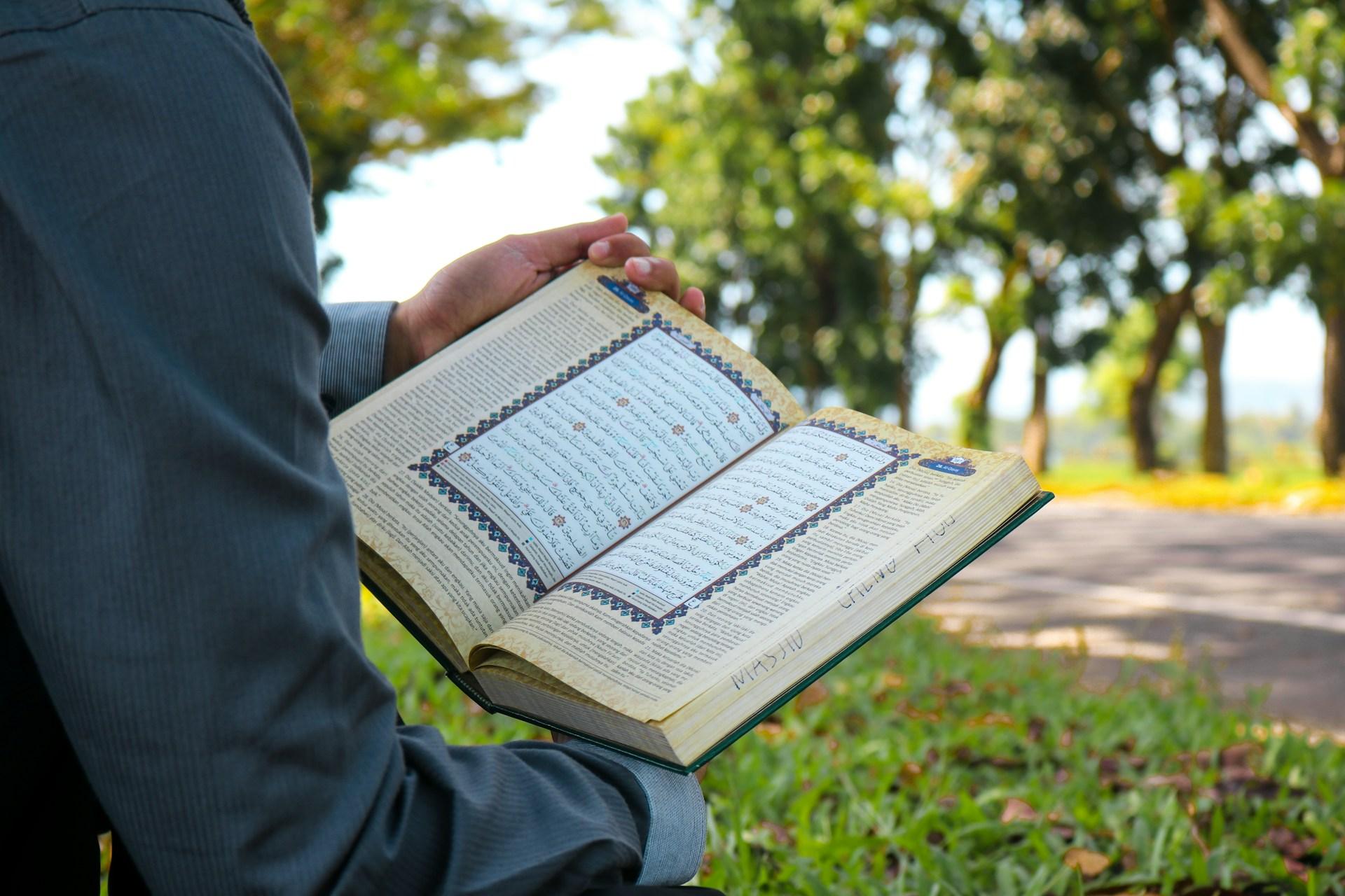 Mengenal Tahsin, Pondasi Membaca Al-Qur'an dengan Benar